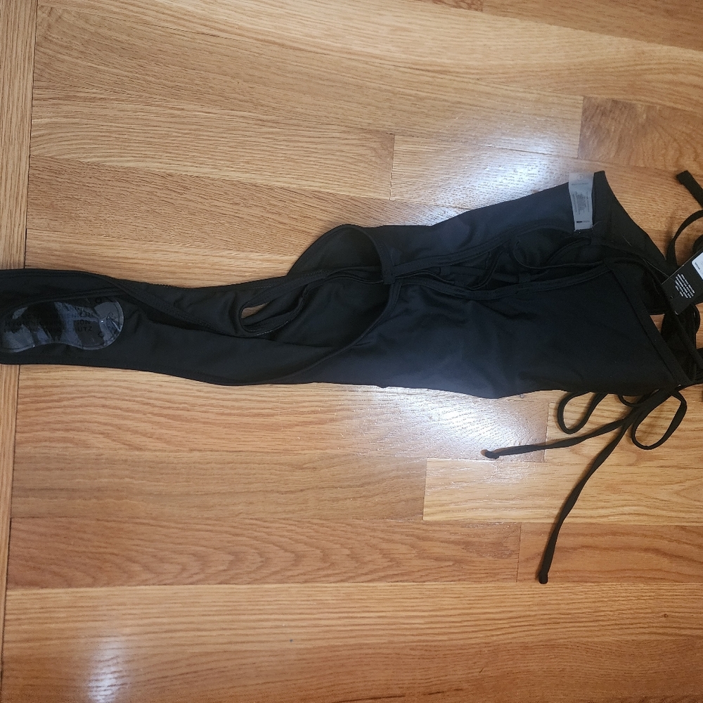 DD - Black Lace-Up Swimsuit - Picture 3 of 7